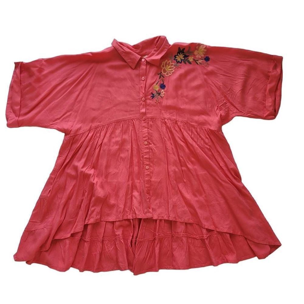 Solitaire womens Sz L coralred embroidered button down tunic blouse